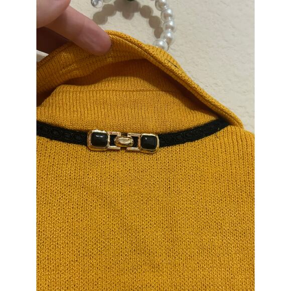 St.John Collection Women's Size 2 Yellow Jacket Santana Knit Blazer TINY FLAW - Picture 11 of 12